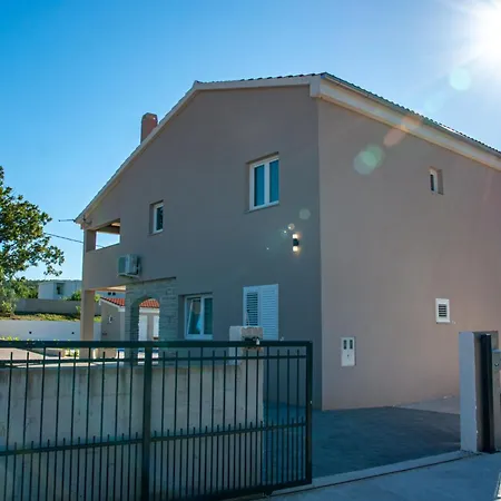 Macanovi Dvori With Private Pool