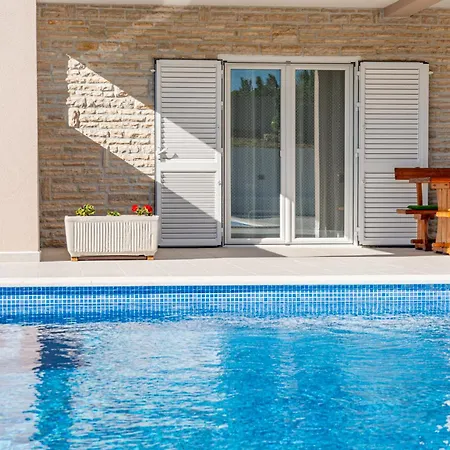 Macanovi Dvori With Private Pool Villa