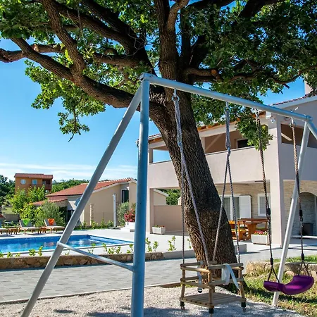 Macanovi Dvori With Private Pool Villa