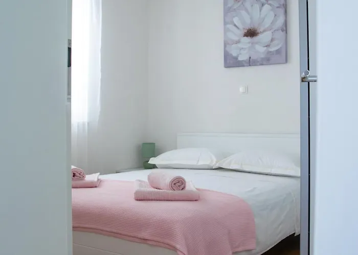 Macanovi Dvori With Private Pool * Jasenice (Zadar)