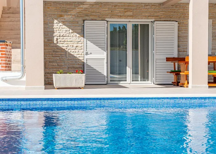 Macanovi Dvori With Private Pool Villa