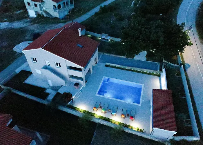 Macanovi Dvori With Private Pool Villa *
