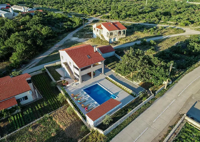 Macanovi Dvori With Private Pool * Jasenice (Zadar)