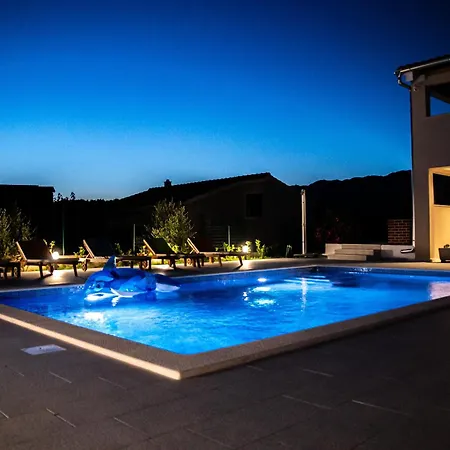 Macanovi Dvori With Private Pool Ясенице
