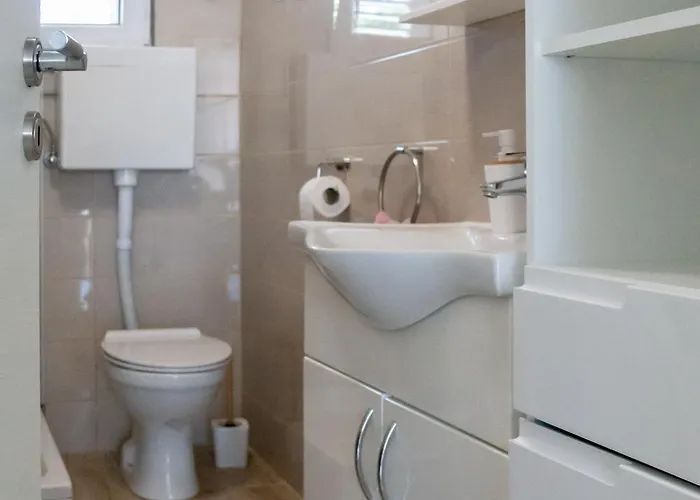 Macanovi Dvori With Private Pool * Jasenice (Zadar)
