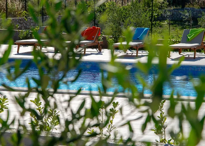 Macanovi Dvori With Private Pool * Jasenice (Zadar)