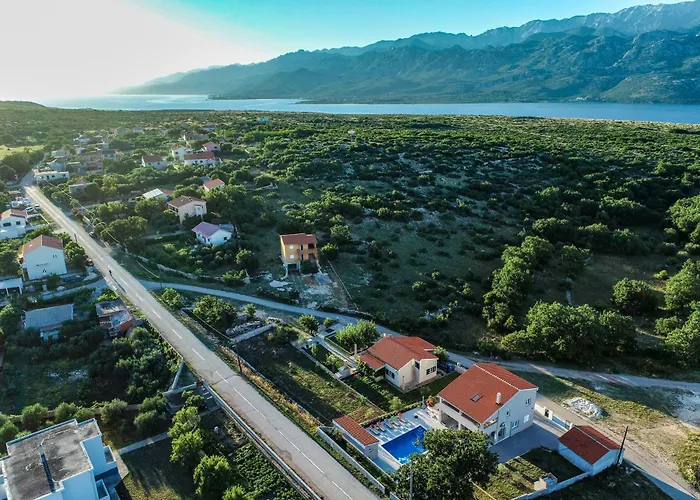 Macanovi Dvori With Private Pool *